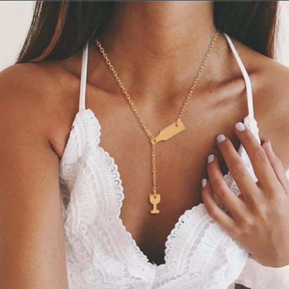 🚨🚨 NWT Wine Necklace